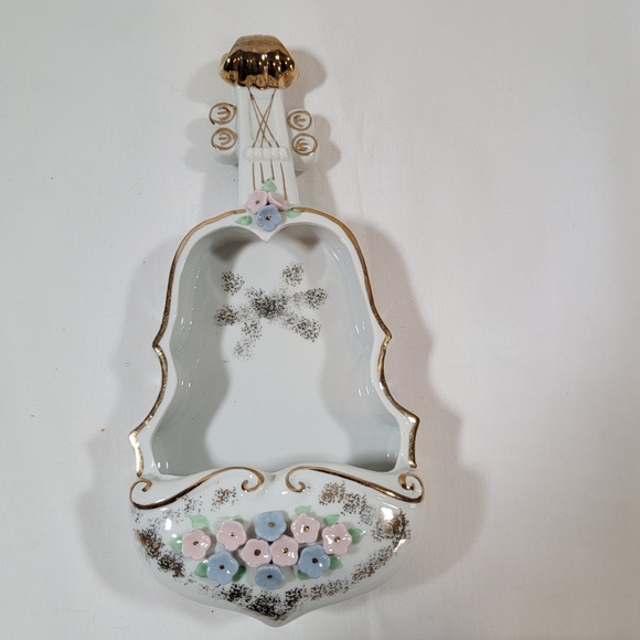 Vtg 3 Piece Porcelain Hand Painted Violin Wall Pocket/Plaque w Music Notes Japan - Picture 13 of 13